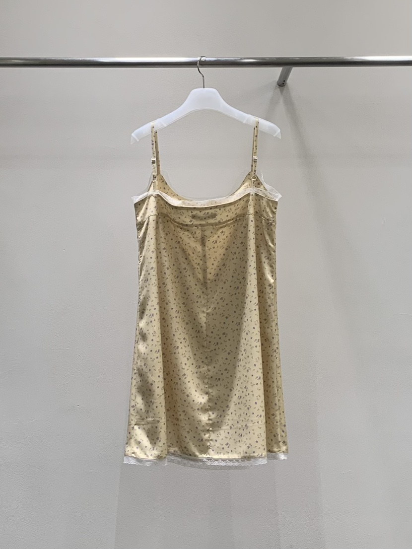 LOVE MOMENT韓國直郵女士新款推薦人氣職業26春夏連衣裙LOVE MOMENT連衣裙