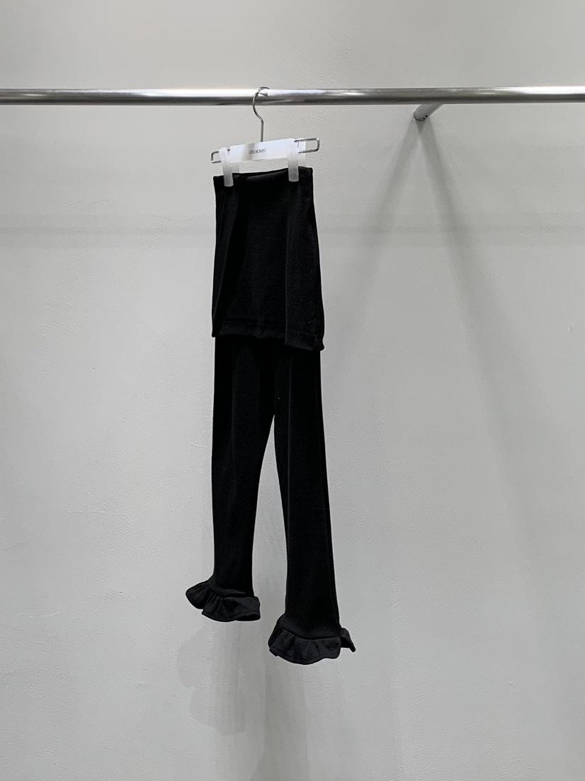 LOVE MOMENT韓國代購女士新款人氣熱賣裙褲荷葉邊緊身褲LOVE MOMENT裙褲