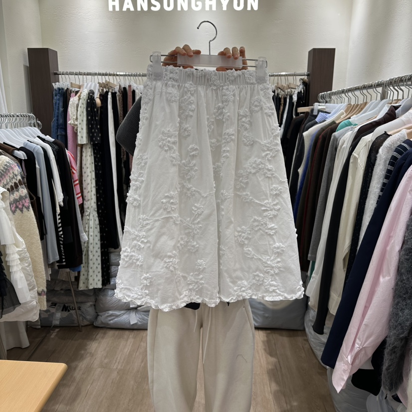 HANSUNGHYUN東大門代購女裝新品真品人氣推薦職業長裙花朵HANSUNGHYUN長裙