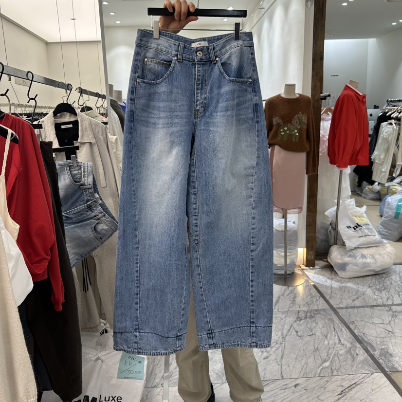 MOANA東大門代購女裝新品熱賣人氣真品26春夏職業牛仔褲褶裥MOANA牛仔褲圖色1