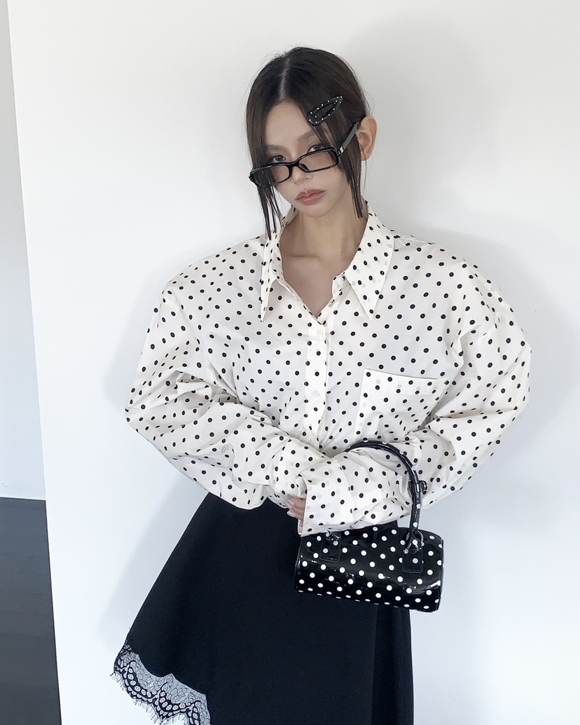 LIVE AID-P韓國直郵女裝新款26春夏真品襯衫蕾絲衫圓領LIVE AID-P襯衫/蕾絲衫