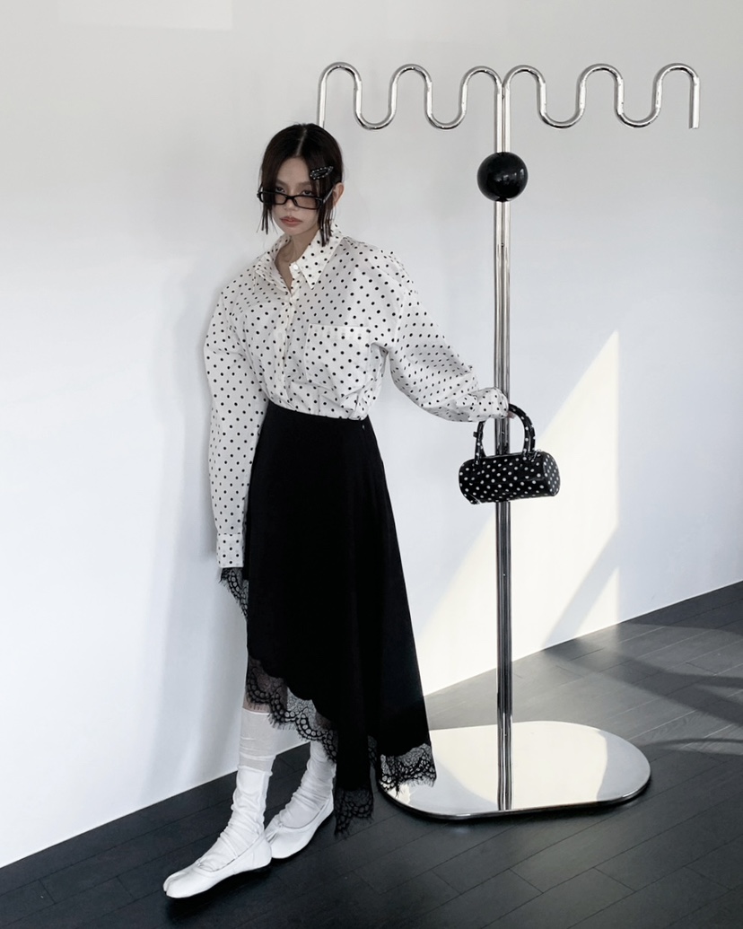 LIVE AID-P韓國直郵女裝新款26春夏真品襯衫蕾絲衫圓領LIVE AID-P襯衫/蕾絲衫