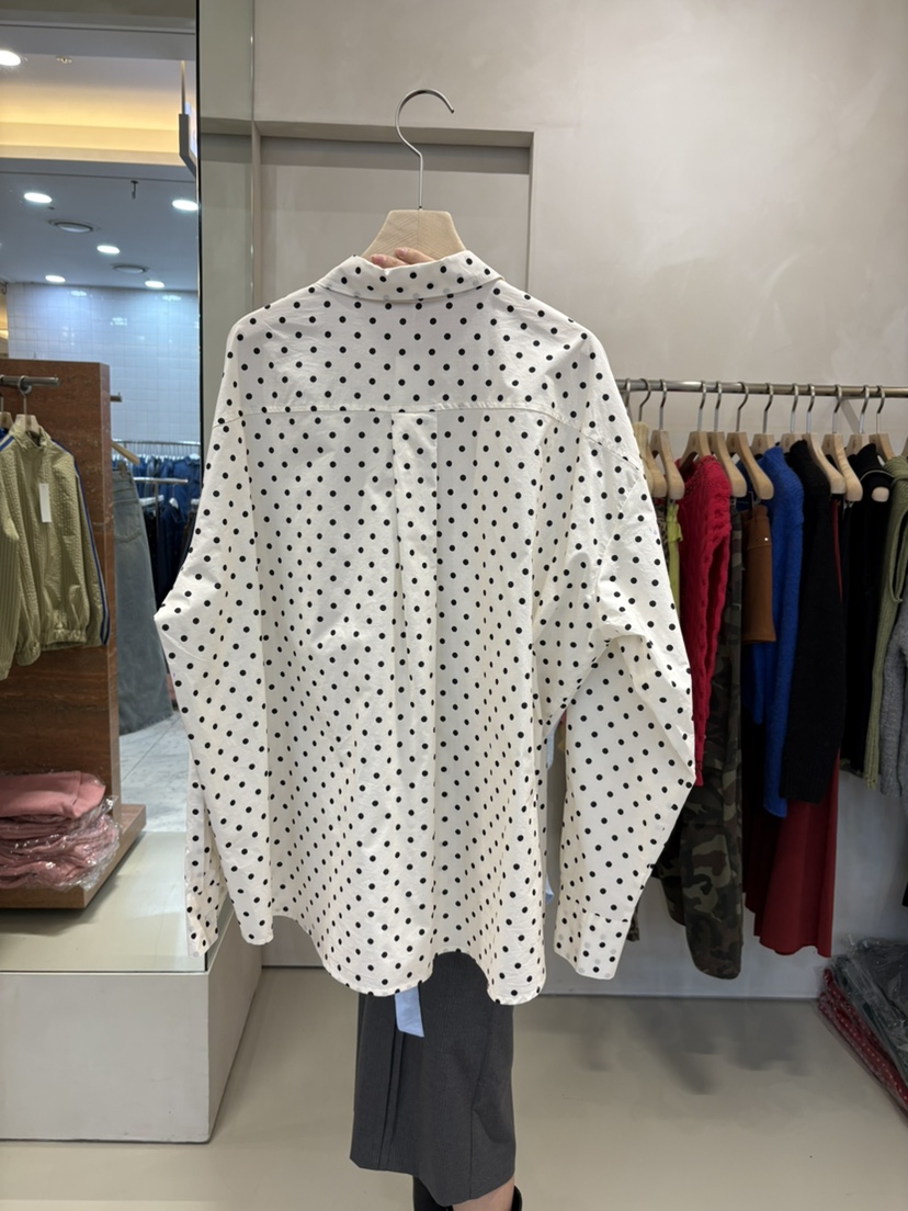 LIVE AID-P韓國直郵女裝新款26春夏真品襯衫蕾絲衫圓領LIVE AID-P襯衫/蕾絲衫