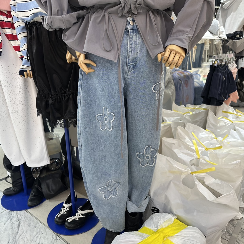 MOMAZU東大門直郵女裝新款26春夏休閑熱賣時尚牛仔褲花朵MOMAZU牛仔褲圖色1