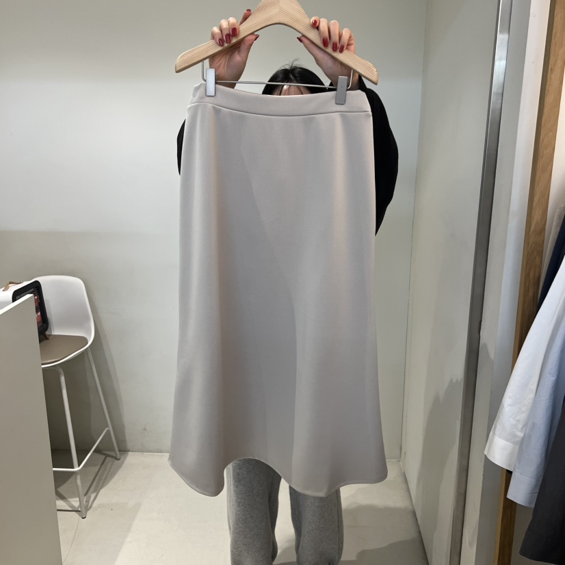 OUTRENE東大門代購女裝新款熱賣26春夏人氣時尚推薦職業長裙OUTRENE長裙圖色2