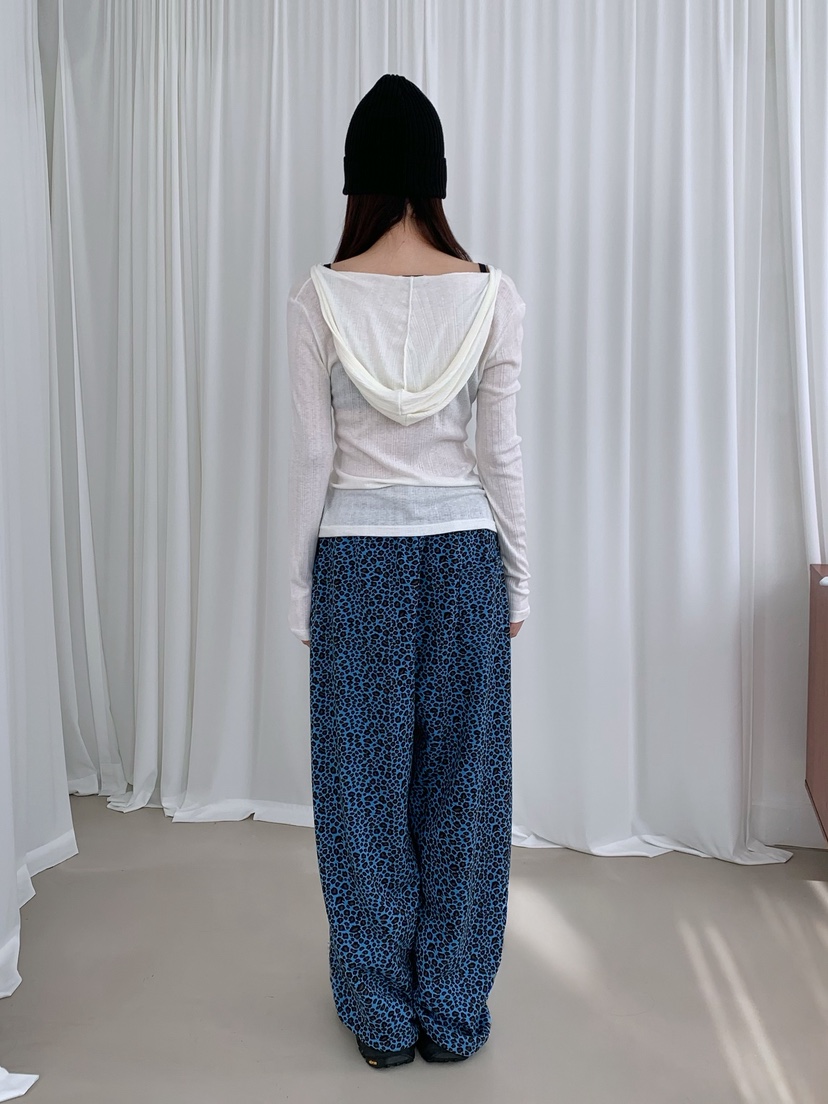 ZITTEN東大門直郵女士新品休閑時尚人氣推薦長袖T恤連帽衫ZITTEN長袖T恤