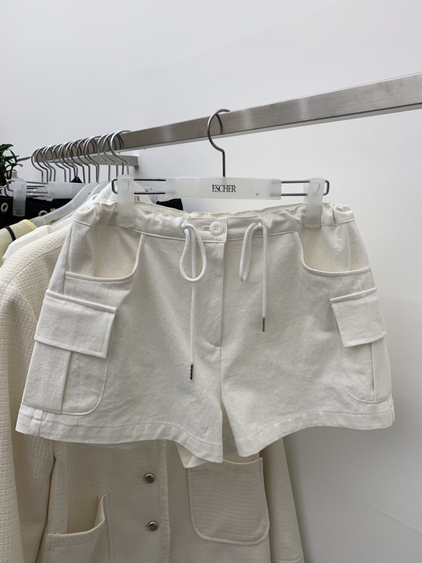 ESCHER東大門實拍女士新款熱賣時尚26春夏職業推薦短褲工裝ESCHER短褲圖色1