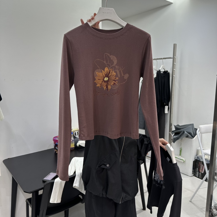 VISUAL SPACE韓國直郵女裝新品職業推薦真品長袖T恤花朵VISUAL SPACE長袖T恤圖色2