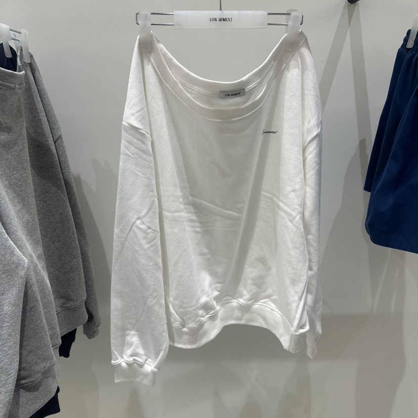 LOW MOMENT韓國代購女士新款推薦熱賣真品人氣時尚衛衣露肩LOW MOMENT衛衣圖色1