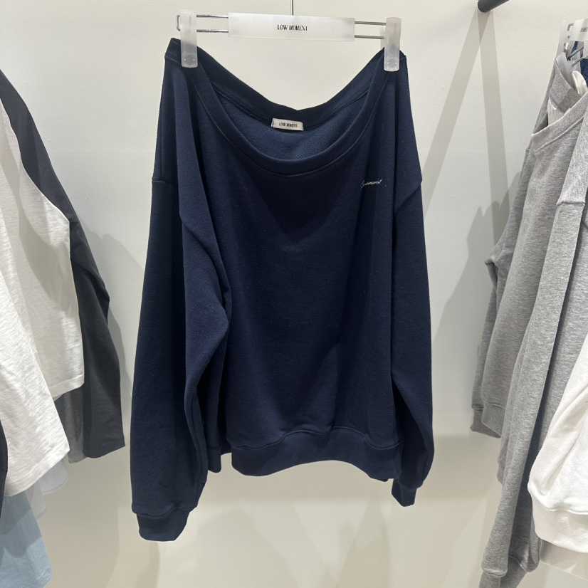 LOW MOMENT韓國代購女士新款推薦熱賣真品人氣時尚衛衣露肩LOW MOMENT衛衣圖色3
