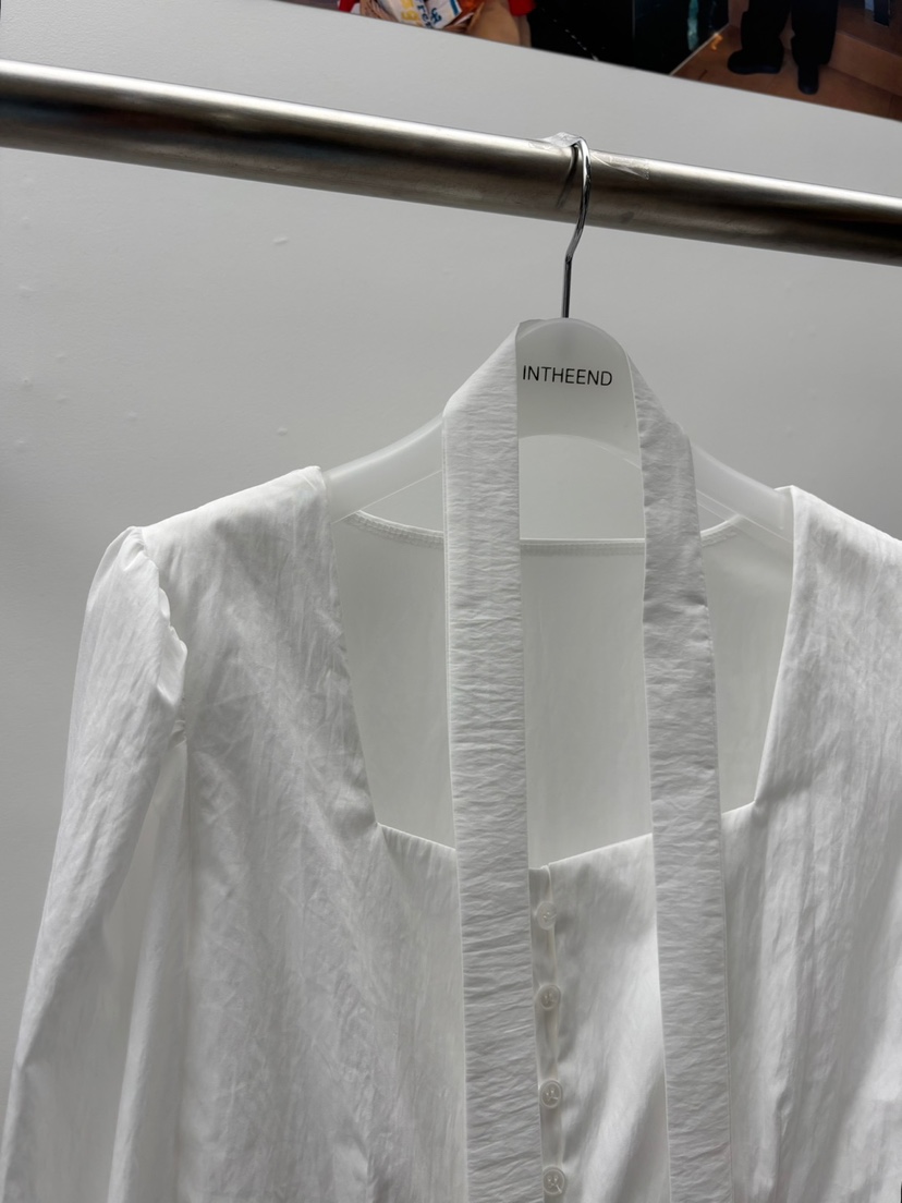 INTHEEND東大門代購女士新品熱賣時尚職業襯衫蕾絲衫含圍巾INTHEEND襯衫/蕾絲衫