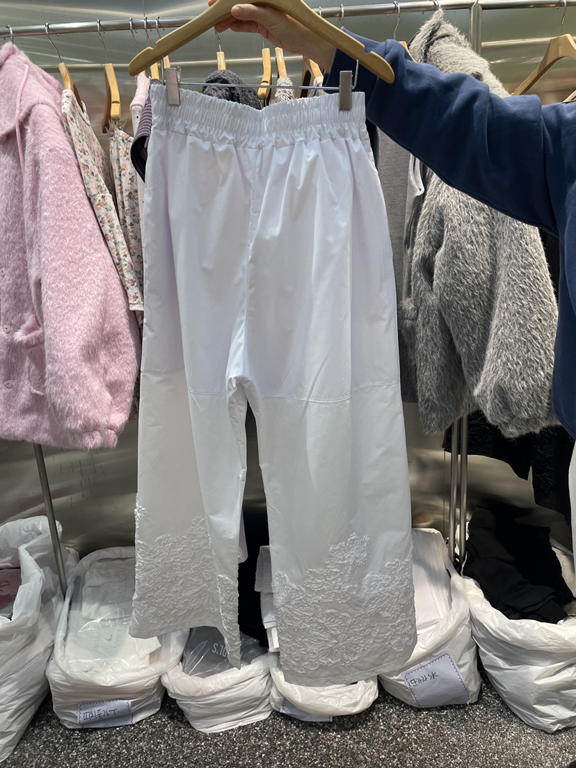 MENDL S韓國直郵女裝新品推薦時尚真品休閑熱賣休閑褲刺繡MENDL S休閑褲