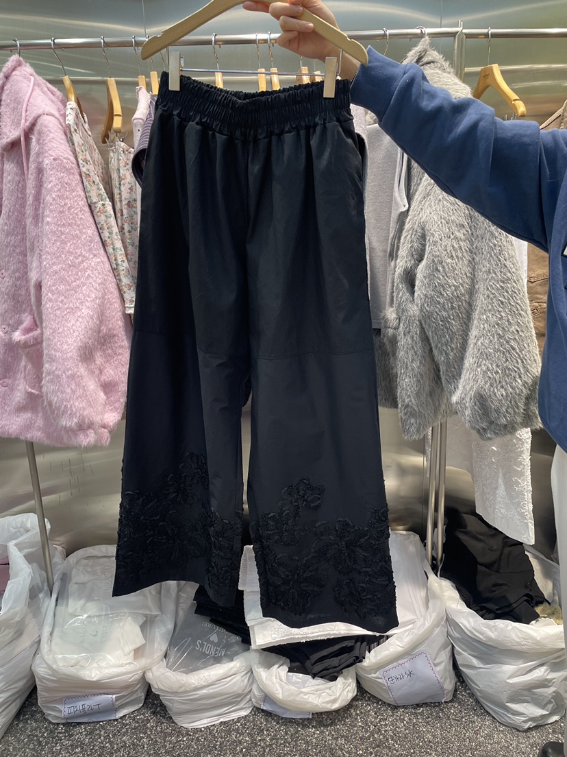 MENDL S韓國直郵女裝新品推薦時尚真品休閑熱賣休閑褲刺繡MENDL S休閑褲圖色2