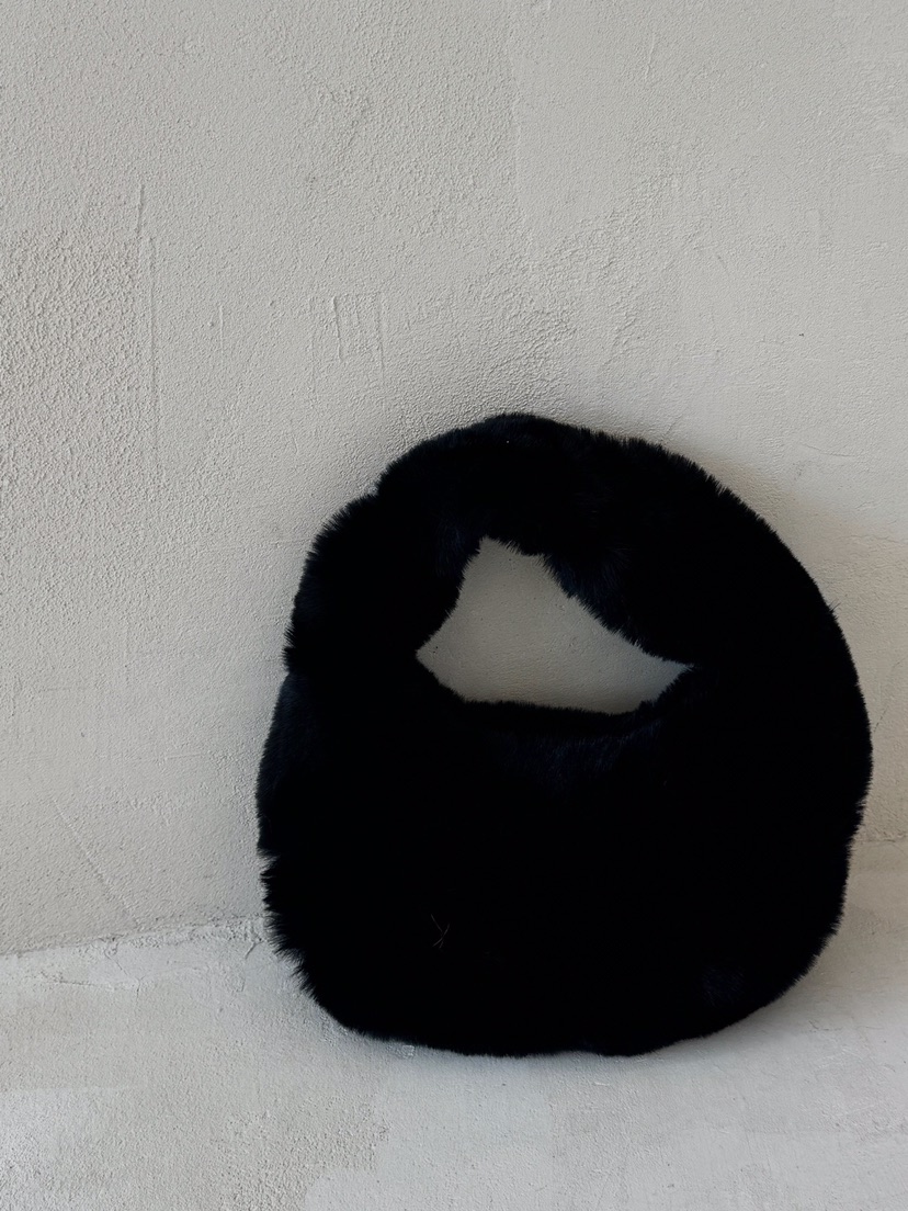 LAUNDRY韓國代購女裝新款26春夏熱賣時尚休閑人氣手提包毛絨LAUNDRY手提包圖色1