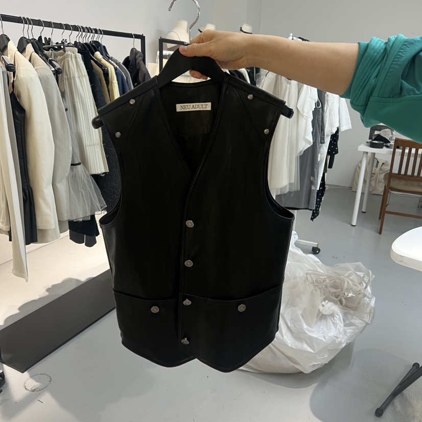 NEU ADULT東大門實拍女裝新品熱賣人氣職業真品推薦馬甲NEU ADULT馬甲圖色1