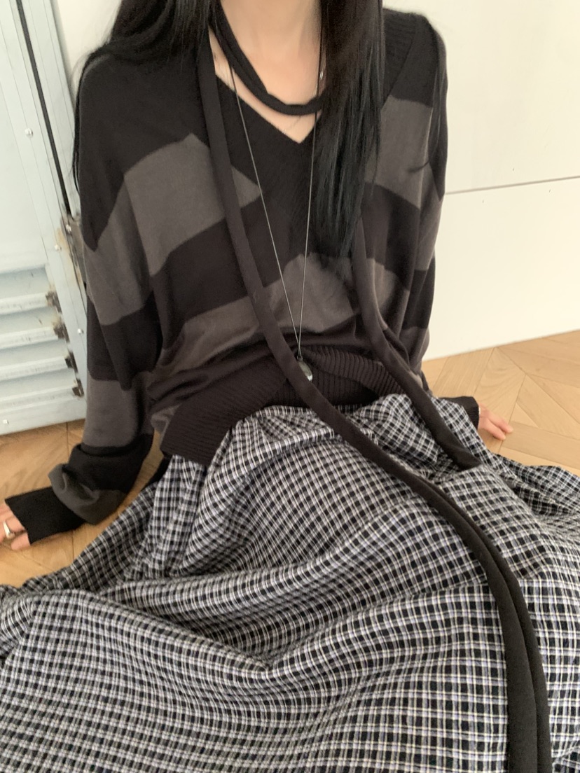 VAARA東大門實拍女裝新款熱賣人氣休閑職業推薦針織衫含脖帶VAARA針織衫