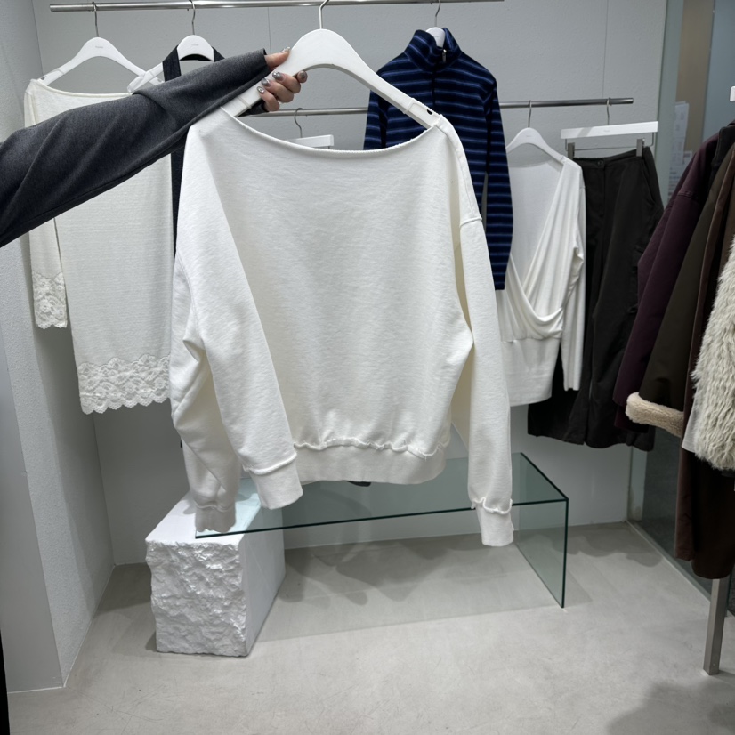 NEUTER東大門代購女裝新款推薦熱賣人氣職業26春季衛衣露肩NEUTER衛衣