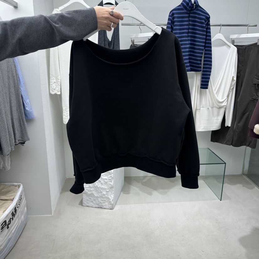 NEUTER東大門代購女裝新款推薦熱賣人氣職業26春季衛衣露肩NEUTER衛衣圖色3