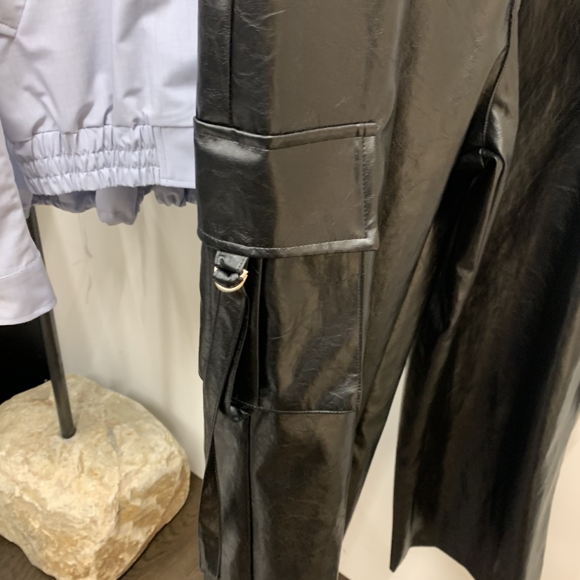 UNANSWERED-MYSTERY/FIFO東大門代購女士新品真品休閑褲皮革UNANSWERED-MYSTERY/FIFO休閑褲