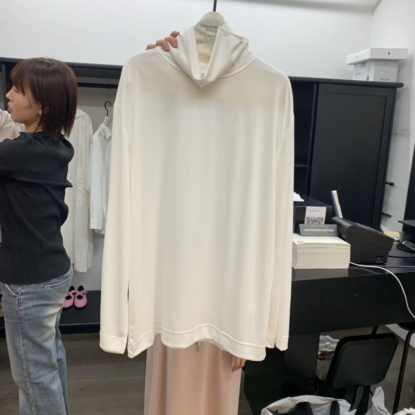 UNANSWERED-MYSTERY/FIFO東大門直郵女士新款熱賣長袖T恤UNANSWERED-MYSTERY/FIFO長袖T恤圖色3