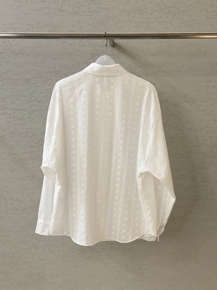 PLAYBUTTON-P東大門直郵女士新品推薦職業時尚襯衫蕾絲衫PLAYBUTTON襯衫/蕾絲衫