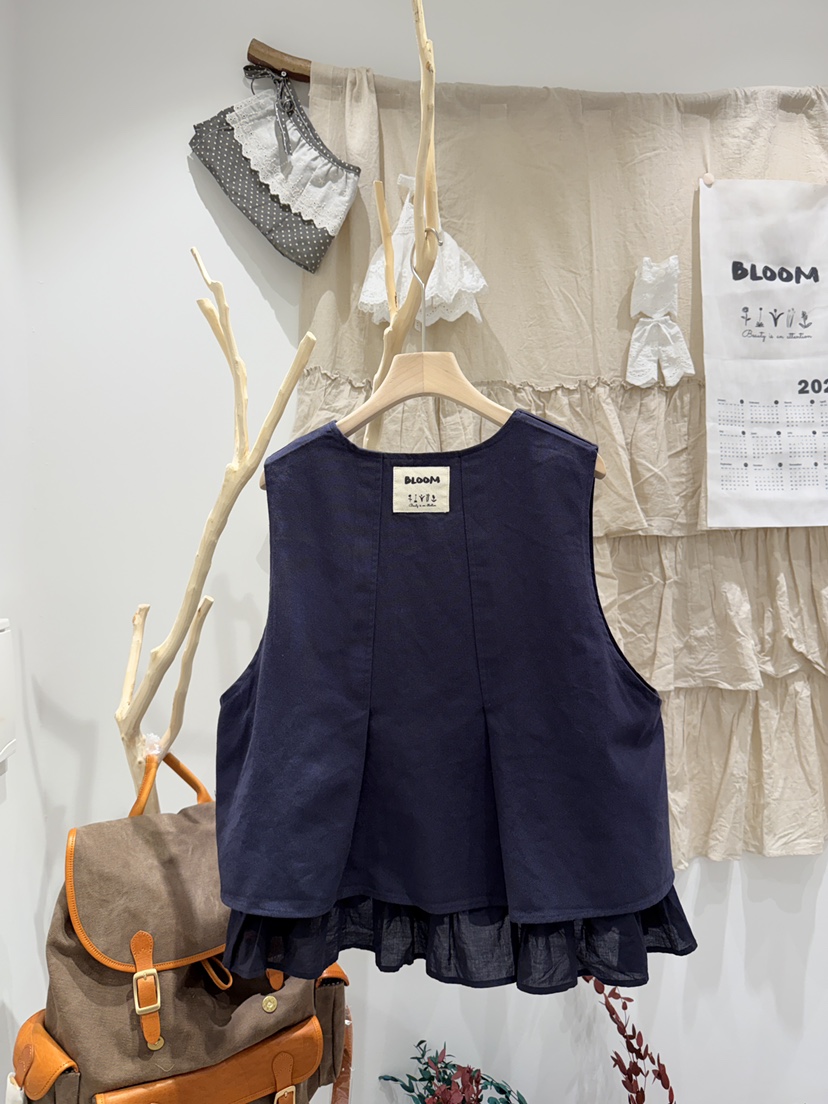 BLOOM東大門直郵女裝新品時尚推薦職業熱賣人氣馬甲荷葉邊BLOOM-S馬甲