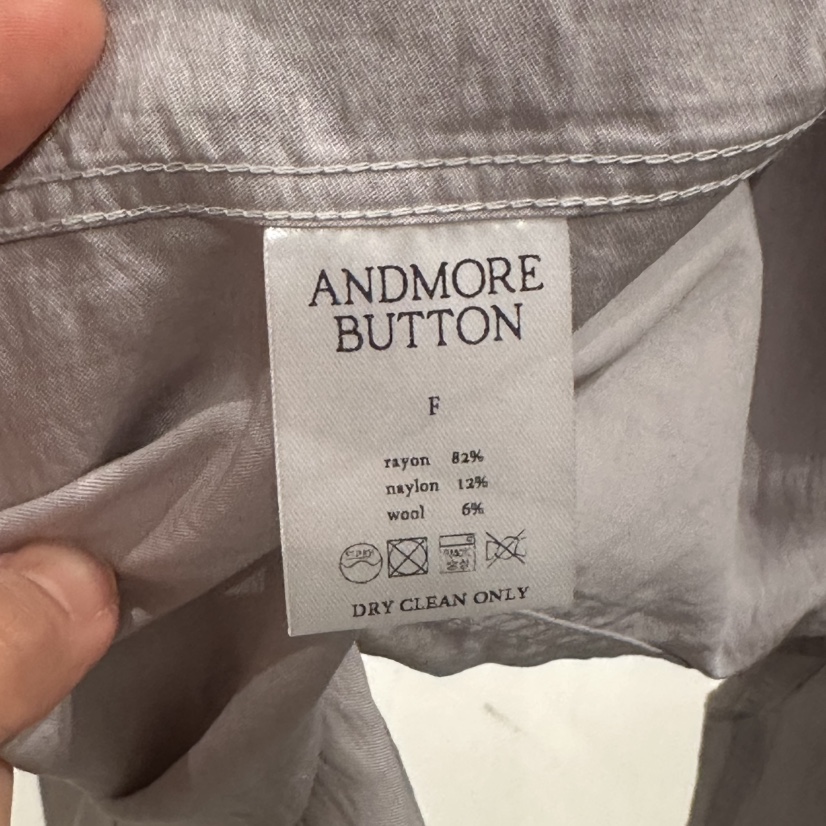 ANDMORE BUTTON韓國直郵女裝新款真品襯衫蕾絲衫含圍巾套裝ANDMORE BUTTON襯衫/蕾絲衫