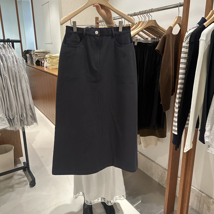 ANDMORE BUTTON東大門實拍女士新款真品26春夏職業推薦長裙ANDMORE BUTTON長裙圖色2