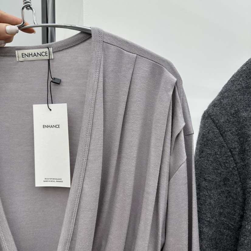 ENHANCE東大門直郵女裝新品熱賣26春夏真品時尚人氣長袖T恤ENHANCE/HOPESMORE長袖T恤