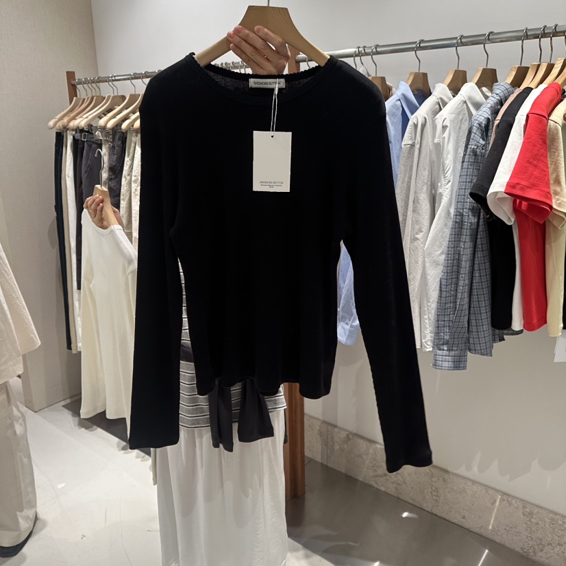 ANDMORE BUTTON韓國代購女裝新款推薦26春季長袖T恤蕾絲花ANDMORE BUTTON長袖T恤圖色2