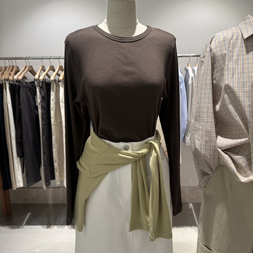 ANDMORE BUTTON韓國代購女裝新款推薦26春季長袖T恤蕾絲花ANDMORE BUTTON長袖T恤圖色3