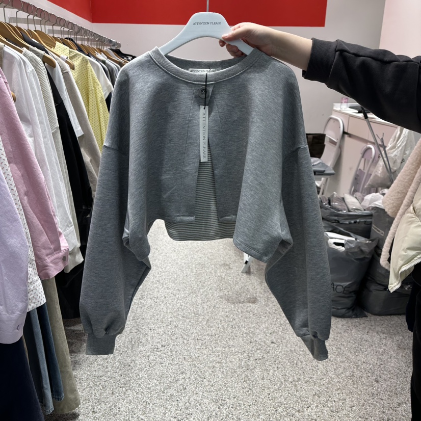 ATPZ東大門直郵女裝新款休閑時尚26春季熱賣衛衣短款紐扣ATTENTION PLEAES衛衣圖色1