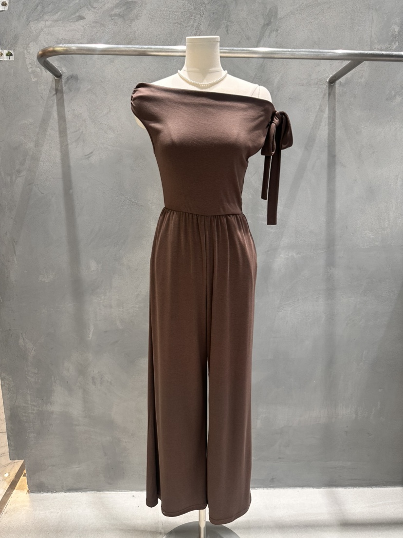 KIFF東大門實拍女士新款休閑人氣推薦熱賣連體褲不含項鏈KIFF連體褲圖色2