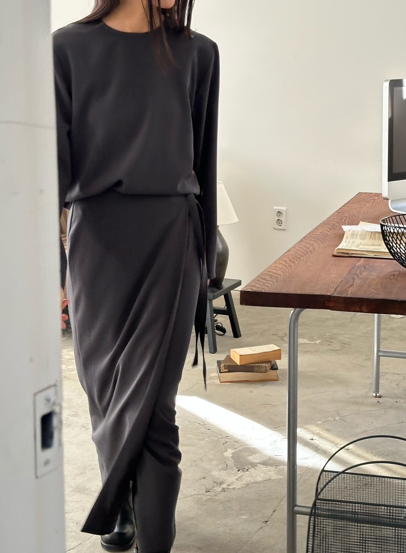 LE VASE東大門直郵女裝新款時尚休閑推薦熱賣真品職業長裙LE VASE長裙