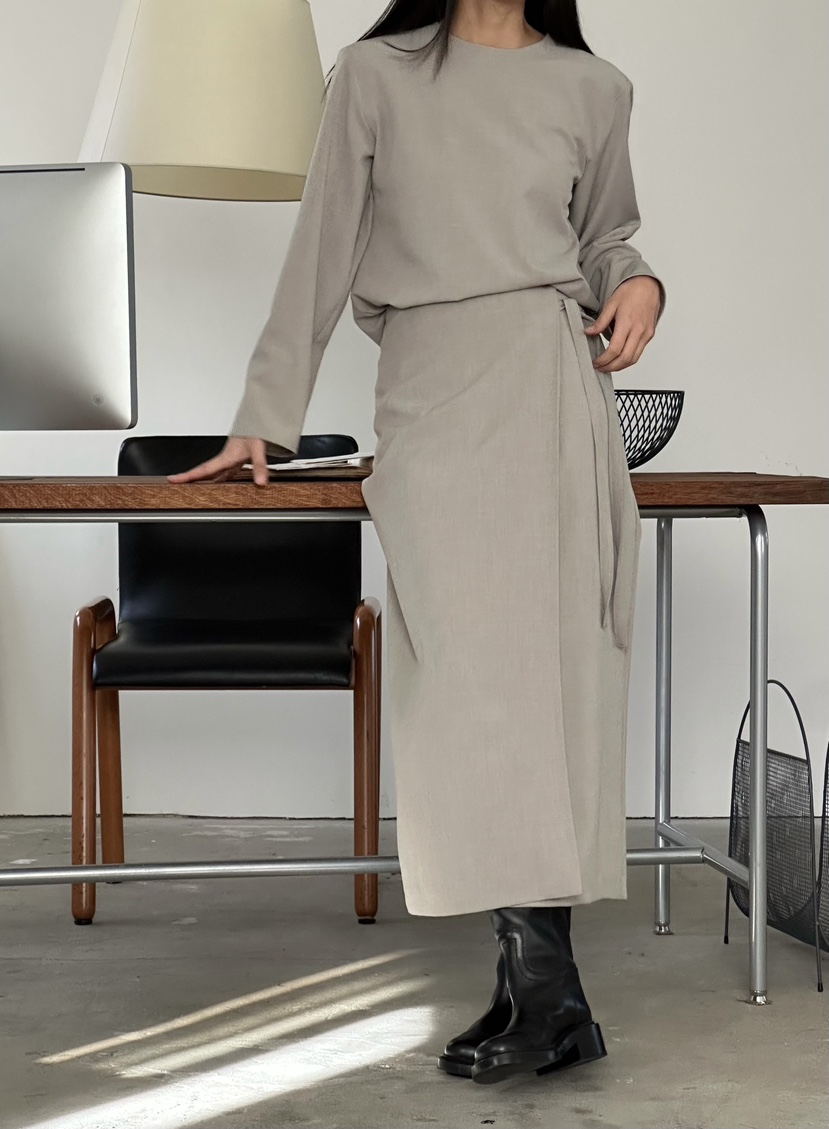 LE VASE東大門直郵女裝新款時尚休閑推薦熱賣真品職業長裙LE VASE長裙