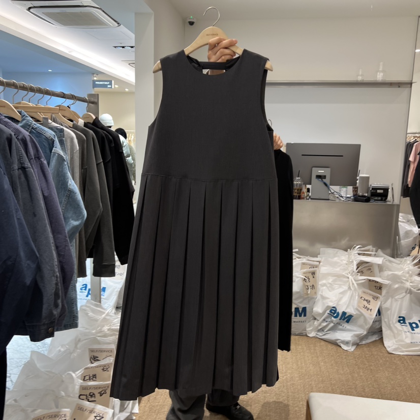 SELF SERVICE東大門實拍女士新品推薦連衣裙不含內搭褶裥SELF SERVICE連衣裙圖色1