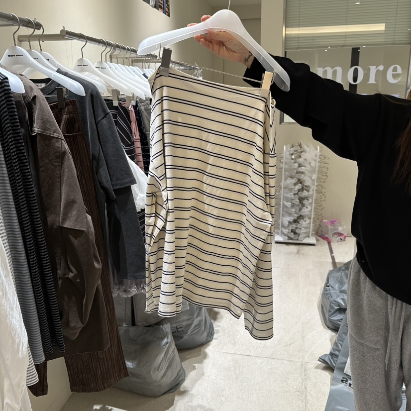 MOREMORE韓國代購女裝新品26春夏推薦真品職業長袖T恤露肩more more長袖T恤