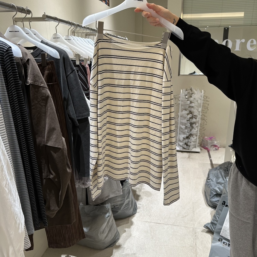 MOREMORE韓國代購女裝新品26春夏推薦真品職業長袖T恤露肩more more長袖T恤圖色1