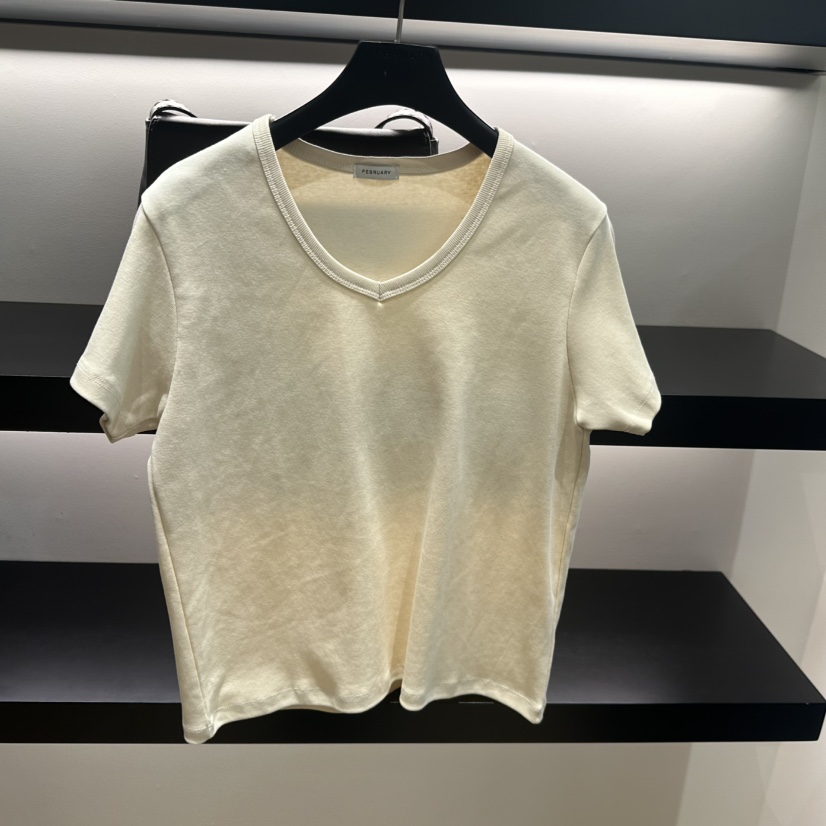 FEBRUARY 11韓國代購女士新品熱賣26春夏真品推薦T恤V領FEBRUARY 11T恤圖色2