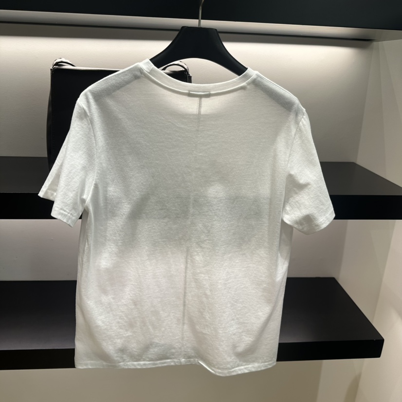 FEBRUARY 11韓國直郵女士新品真品人氣推薦熱賣時尚職業T恤FEBRUARY 11T恤