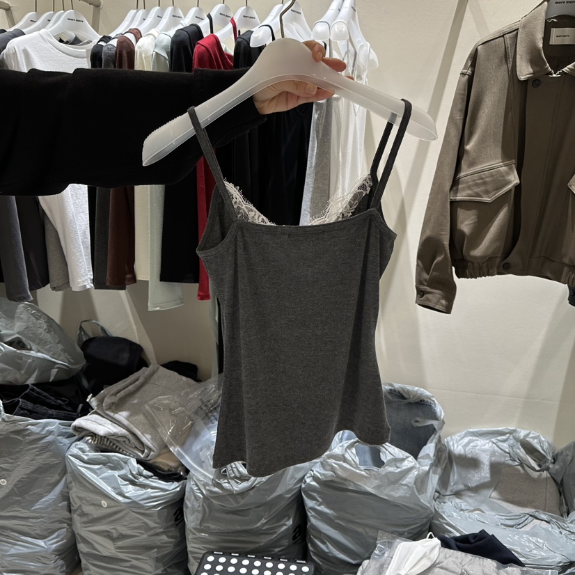 MOREMORE東大門直郵女裝新品真品熱賣推薦人氣時尚吊帶背心more more吊帶/背心