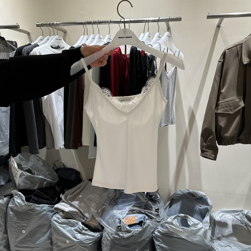 MOREMORE東大門直郵女裝新品真品熱賣推薦人氣時尚吊帶背心more more吊帶/背心圖色1