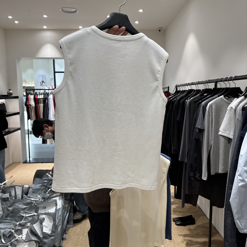 FEBRUARY 11韓國代購女裝新品時尚休閑職業26春季吊帶背心FEBRUARY 11吊帶/背心