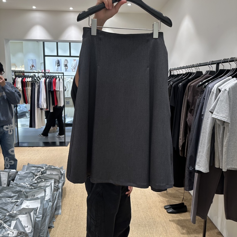 FEBRUARY 11東大門直郵女裝新品人氣休閑26春季長裙褶裥FEBRUARY 11長裙圖色1深灰色