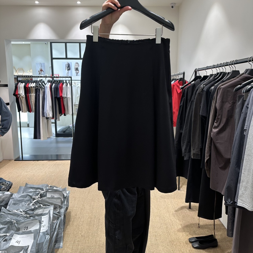 FEBRUARY 11東大門直郵女裝新品人氣休閑26春季長裙褶裥FEBRUARY 11長裙圖色2黑色