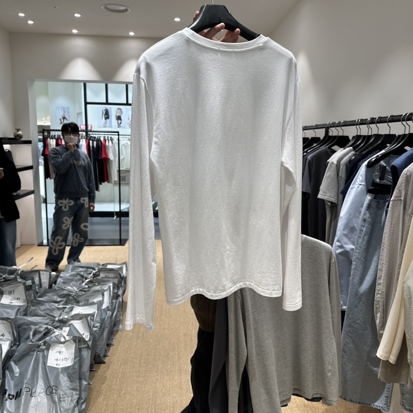 FEBRUARY 11東大門代購女裝新品職業熱賣時尚推薦長袖T恤FEBRUARY 11長袖T恤