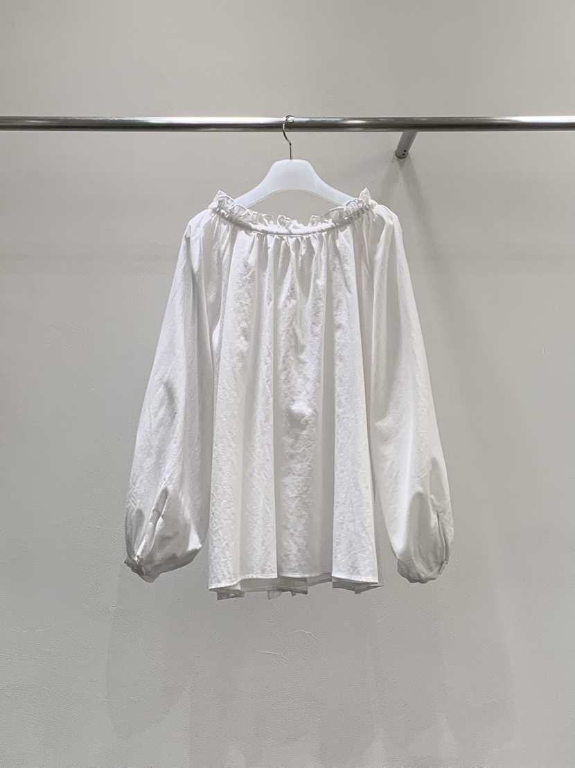 LOVE MOMENT東大門直郵女士新品休閑熱賣真品襯衫蕾絲衫V領LOVE MOMENT襯衫/蕾絲衫