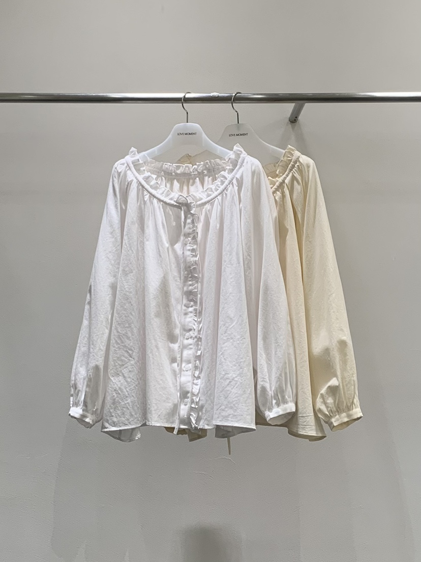 LOVE MOMENT東大門直郵女士新品休閑熱賣真品襯衫蕾絲衫V領LOVE MOMENT襯衫/蕾絲衫