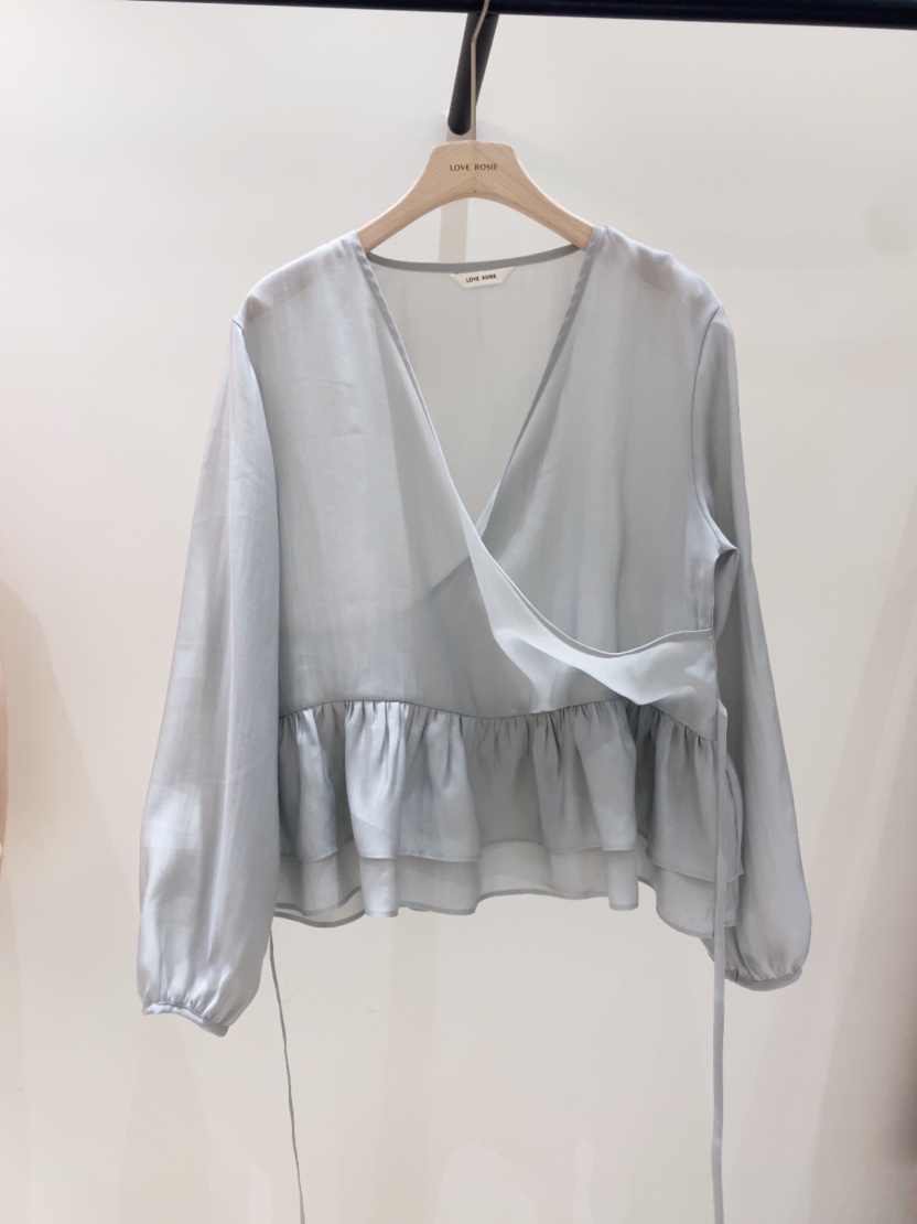 LOVE ROSIE韓國代購女士新款26春夏時尚熱賣人氣襯衫蕾絲衫LOVE ROSIE襯衫/蕾絲衫