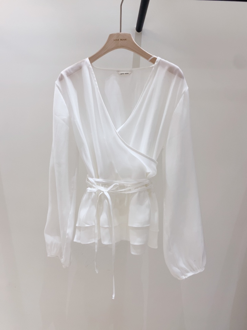 LOVE ROSIE韓國代購女士新款26春夏時尚熱賣人氣襯衫蕾絲衫LOVE ROSIE襯衫/蕾絲衫圖色2